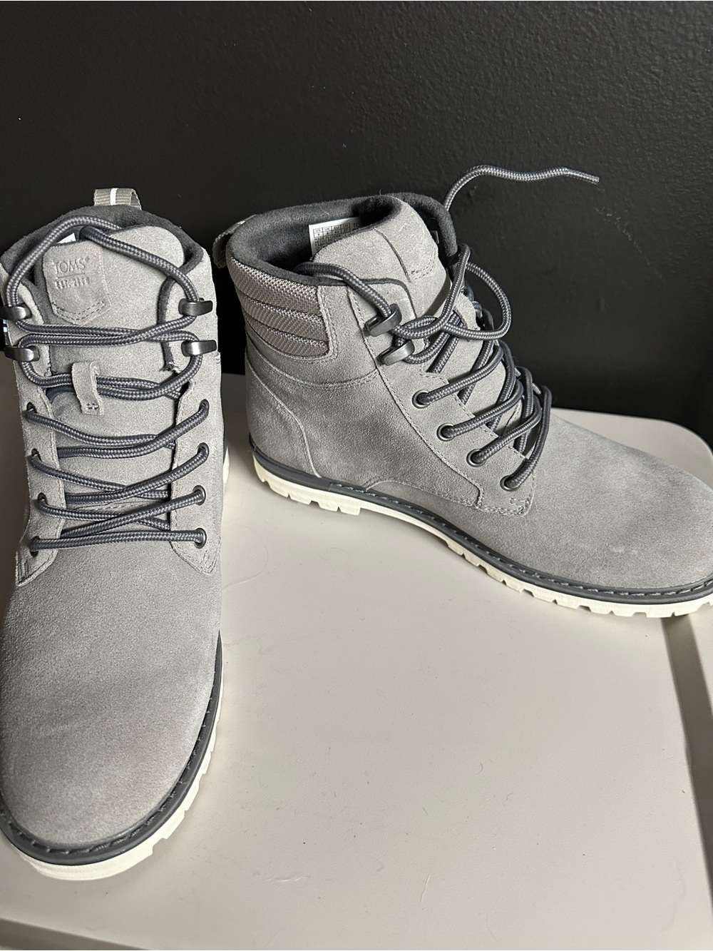 Men's Gray Suede Lace-Up Boots TOMS new
